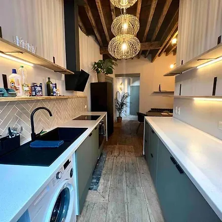 Maison Avec 4 & Rooftop En Plein Centre - Place Saint Paul Hébergement de vacances *