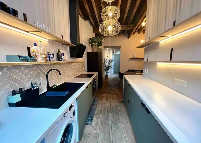 Maison Avec 4 Suites&rooftop En Plein Centre - Place Saint Paul Hébergement de vacances *